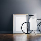 Inre modernt studiohus för foto med den klassiska cykeln Tom vit kanfas på naturligt Wood golv Tomt hänga för Tshirt arkivfoton Inre modernt studiohus för foto med den klassiska cykeln Tom vit kanfas på naturligt Wood golv Tomt hänga för Tshirt arkivfoton