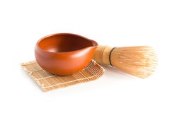 Insieme di tè giapponese Teiera ceramica e una tazza di cottura a vapore isolata sopra Fotografia Stock Libera da Diritti Insieme di tè giapponese Teiera ceramica e una tazza di cottura a vapore isolata sopra Fotografia Stock Libera da Diritti