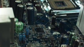 Installato nel CPU della scheda madre del computer stock footage Installato nel CPU della scheda madre del computer stock footage