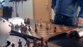 Inteligência artificial, chessplayer do robô que joga a xadrez com um homem 4K vídeos de arquivo Inteligência artificial, chessplayer do robô que joga a xadrez com um homem 4K vídeos de arquivo
