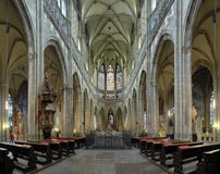 Interior da catedral do St. Vitus em Praga fotografia de stock Interior da catedral do St. Vitus em Praga fotografia de stock
