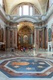 Interior de la basílica de St Mary de los ángeles y del centro comercial imagenes de archivo Interior de la basílica de St Mary de los ángeles y del centro comercial imagenes de archivo