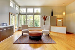 Interiore moderno fantastico della casa del salone. immagini stock libere da diritti Interiore moderno fantastico della casa del salone. immagini stock libere da diritti