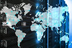 Internet en telecommunicatieconcept met wereldkaart op de achtergrond van de serverruimte stock illustratie Internet en telecommunicatieconcept met wereldkaart op de achtergrond van de serverruimte stock illustratie