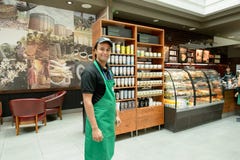 Interno del caffè del caffè di Starbucks immagini stock libere da diritti Interno del caffè del caffè di Starbucks immagini stock libere da diritti