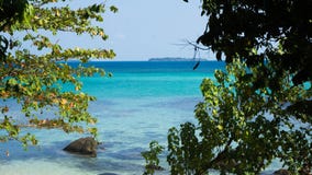 Intymna plaża na odległym obszarze w karimun jawy wyspie fotografia stock Intymna plaża na odległym obszarze w karimun jawy wyspie fotografia stock