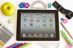 Ipad z szkolnymi akcesoriami 3 Ipad z szkolnymi akcesoriami 3
