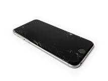 IPhone cassé 6 d'Apple avec l'écran criqué image stock IPhone cassé 6 d'Apple avec l'écran criqué image stock