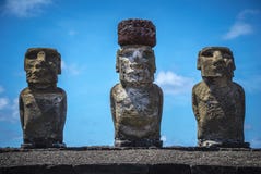 Isla de pascua de las estatuas de Rapa Nui Moai fotografía de archivo libre de regalías Isla de pascua de las estatuas de Rapa Nui Moai fotografía de archivo libre de regalías
