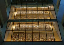 Istallation книги во внутреннем космосе латышской национальной библиотеки также известном как замок света, Риги, Латвии, 25-ое ию стоковые изображения rf Istallation книги во внутреннем космосе латышской национальной библиотеки также известном как замок света, Риги, Латвии, 25-ое ию стоковые изображения rf