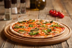 Italienische Pizza lizenzfreies stockfoto Italienische Pizza lizenzfreies stockfoto