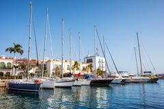 Jachthafen Puerto de Mogan, kleiner Fischereihafen, berühmter touristischer Bestimmungsort im großartigen Kanarienvogel, Kanarisc stockfoto Jachthafen Puerto de Mogan, kleiner Fischereihafen, berühmter touristischer Bestimmungsort im großartigen Kanarienvogel, Kanarisc stockfoto
