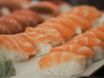 Japan Salmon Sushi royaltyfri foto Japan Salmon Sushi royaltyfri foto