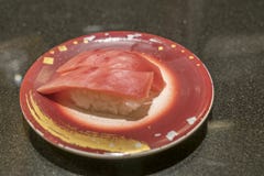 Japanse die toro sushi van blauwe groot worden gemaakt en dure vintonijn stock afbeeldingen Japanse die toro sushi van blauwe groot worden gemaakt en dure vintonijn stock afbeeldingen