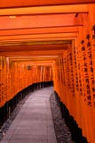 Japansk tempellampa och portar royaltyfri foto Japansk tempellampa och portar royaltyfri foto