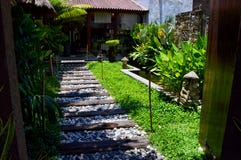 Jardin dans une cour d'une maison au Malacca, Malaisie photo stock Jardin dans une cour d'une maison au Malacca, Malaisie photo stock