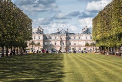 Jardin Du Luxembourg halv skugga royaltyfria foton Jardin Du Luxembourg halv skugga royaltyfria foton