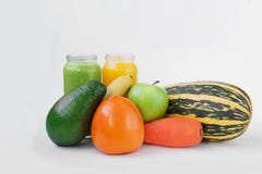 Jarscy surowi karmowi pojęć smoothies soki pości dla zdrowie i ciężaru straty obraz royalty free Jarscy surowi karmowi pojęć smoothies soki pości dla zdrowie i ciężaru straty obraz royalty free