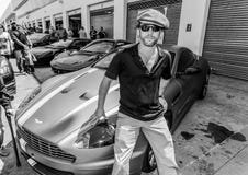 Jay Kay Jamiroquai που οδηγεί ένα Άστον Martin στη διαδρομή φυλών Kyalami στοκ εικόνα Jay Kay Jamiroquai που οδηγεί ένα Άστον Martin στη διαδρομή φυλών Kyalami στοκ εικόνα