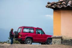 jeep de 4 x 4 agriculteurs photographie stock libre de droits jeep de 4 x 4 agriculteurs photographie stock libre de droits