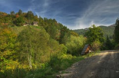 Jesień blisko Zaovine jeziora, Zachodni Serbia fotografia stock Jesień blisko Zaovine jeziora, Zachodni Serbia fotografia stock