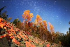 Jesień w Gorgan górach przy nocą fotografia stock Jesień w Gorgan górach przy nocą fotografia stock