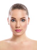 Jeune fille avec la peau propre sur le joli visage photos libres de droits Jeune fille avec la peau propre sur le joli visage photos libres de droits