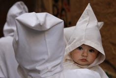 Jeune pénitent de Pâques photographie stock libre de droits Jeune pénitent de Pâques photographie stock libre de droits