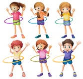 Jonge geitjes die hulahoop spelen royalty-vrije illustratie Jonge geitjes die hulahoop spelen royalty-vrije illustratie