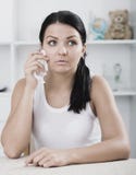 Jonge schreeuwende vrouw stock afbeeldingen Jonge schreeuwende vrouw stock afbeeldingen