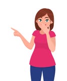 Jonge vrouw die een exemplaar ruimte en gesloten mond met de hand voorstellen royalty-vrije illustratie Jonge vrouw die een exemplaar ruimte en gesloten mond met de hand voorstellen royalty-vrije illustratie