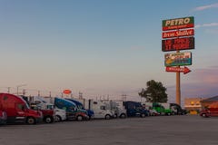 JOPLIN 44 Petro truckstop z JOPLIN MISSOURI, LIPIEC -, 8 2018 - obrazy stock JOPLIN 44 Petro truckstop z JOPLIN MISSOURI, LIPIEC -, 8 2018 - obrazy stock