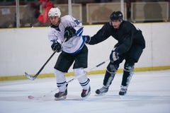 Joueurs de sport de hockey sur glace photos libres de droits Joueurs de sport de hockey sur glace photos libres de droits