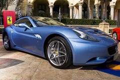 Jour d'exposition de Ferrari - bleu de Ferrari la Californie Azzuro Jour d'exposition de Ferrari - bleu de Ferrari la Californie Azzuro