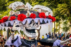 Jour du défilé mort de Dia de los Muertos à Mexico - au Mexique photo stock Jour du défilé mort de Dia de los Muertos à Mexico - au Mexique photo stock