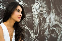 Jovem mulher bonita foto de stock royalty free Jovem mulher bonita foto de stock royalty free
