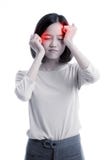 Junge asiatische Geschäftsfrau erhielt krank und Kopfschmerzen lizenzfreie stockfotos Junge asiatische Geschäftsfrau erhielt krank und Kopfschmerzen lizenzfreie stockfotos
