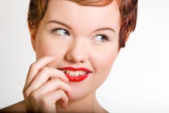 Junge Frau des reizenden Red-head lizenzfreies stockfoto Junge Frau des reizenden Red-head lizenzfreies stockfoto