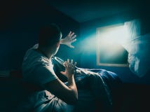 Junger Mann, der entführt erhält lizenzfreie stockfotos Junger Mann, der entführt erhält lizenzfreie stockfotos
