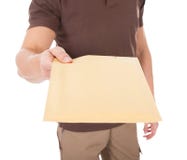 Junger Mann, der Post liefert Lizenzfreie Stockbilder Junger Mann, der Post liefert Lizenzfreie Stockbilder