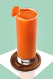 Jus de carotte, jus de carotte de Frish photos stock Jus de carotte, jus de carotte de Frish photos stock