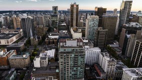 4K czasu upływu filmu wideo filmu Poruszający dzień noc Timelapse od Vancouver Looukout Kanada w kierunku W centrum miasta BC zdjęcie wideo 4K czasu upływu filmu wideo filmu Poruszający dzień noc Timelapse od Vancouver Looukout Kanada w kierunku W centrum miasta BC zdjęcie wideo
