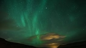 4K czasu upływu zorzy Borealis Północni światła w księżyc w pełni nocy, Iceland zbiory wideo 4K czasu upływu zorzy Borealis Północni światła w księżyc w pełni nocy, Iceland zbiory wideo