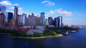4k εναέριος πυροβολισμός της Νέας Υόρκης NYC από το νερό, σύγχρονη αστική άποψη με την αρχιτεκτονική ουρανοξυστών, όμορφος ορίζον φιλμ μικρού μήκους 4k εναέριος πυροβολισμός της Νέας Υόρκης NYC από το νερό, σύγχρονη αστική άποψη με την αρχιτεκτονική ουρανοξυστών, όμορφος ορίζον φιλμ μικρού μήκους