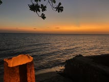 Kaarslicht met zonsondergangmening in Steenstad Zanzibar royalty-vrije stock foto Kaarslicht met zonsondergangmening in Steenstad Zanzibar royalty-vrije stock foto