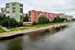 Kaliningrad, Russia - 18 agosto 2016: passeggiata dei cittadini sul Ne Immagine Stock Libera da Diritti Kaliningrad, Russia - 18 agosto 2016: passeggiata dei cittadini sul Ne Immagine Stock Libera da Diritti