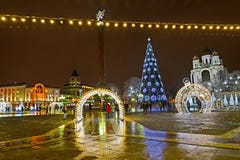 Kaliningrad, Ρωσία Τετράγωνο νίκης στα έπιπλα του νέου έτους στοκ εικόνες Kaliningrad, Ρωσία Τετράγωνο νίκης στα έπιπλα του νέου έτους στοκ εικόνες