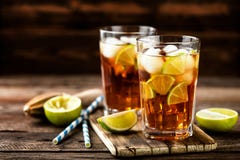 Kall longdrink eller lemonad royaltyfri fotografi Kall longdrink eller lemonad royaltyfri fotografi