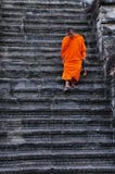 Kambodscha Angkor wat mit einem Mönch lizenzfreie stockfotos Kambodscha Angkor wat mit einem Mönch lizenzfreie stockfotos