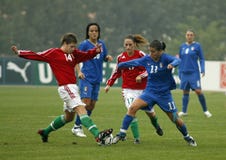 KAMPIOENSCHAP 2009, ITALIË-HONGARIJE VAN HET VOETBAL VAN UEFA HET VROUWELIJKE KAMPIOENSCHAP 2009, ITALIË-HONGARIJE VAN HET VOETBAL VAN UEFA HET VROUWELIJKE